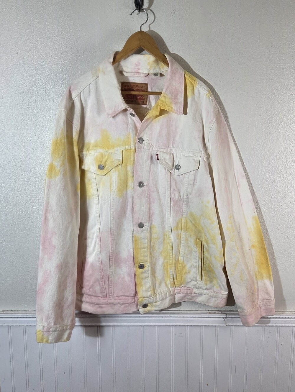 Levis Tie Dye Trucker Jacket XXL White Pink Yellow Denim Vintage Fit Special